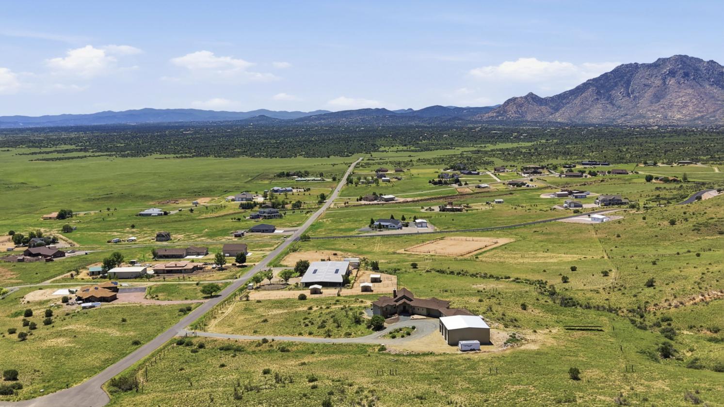 27 Acre Equestrian Dream Home w/ Views & Workshop - photo 13