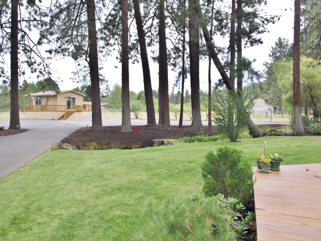 Stunning & Private 6.1 acre Horse Property in Central Oregon Bend