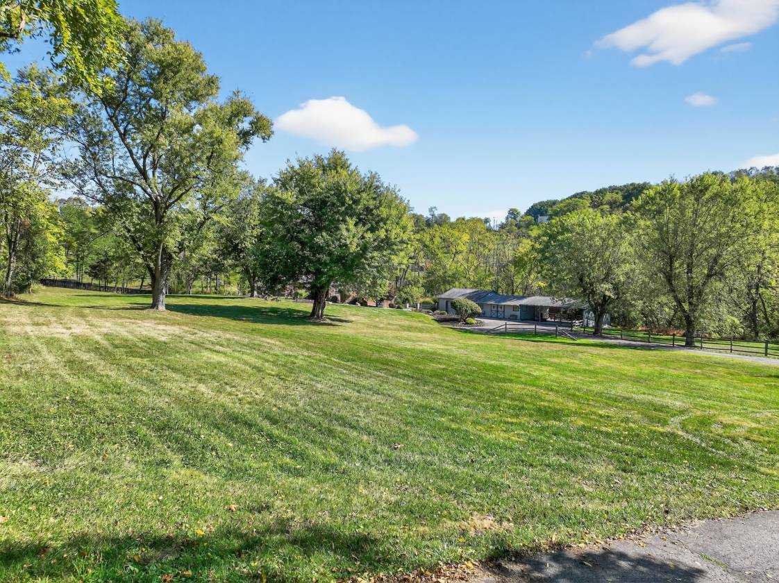 Horse Property for sale.