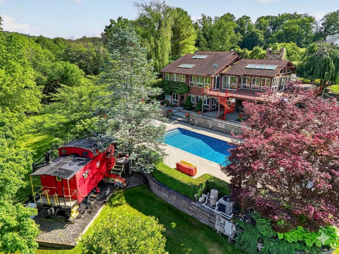 Stunning Hudson Valley Equestrian Estate - photo 12