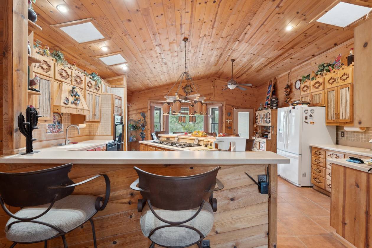 Home on 10+/- acres with private well! - photo 10