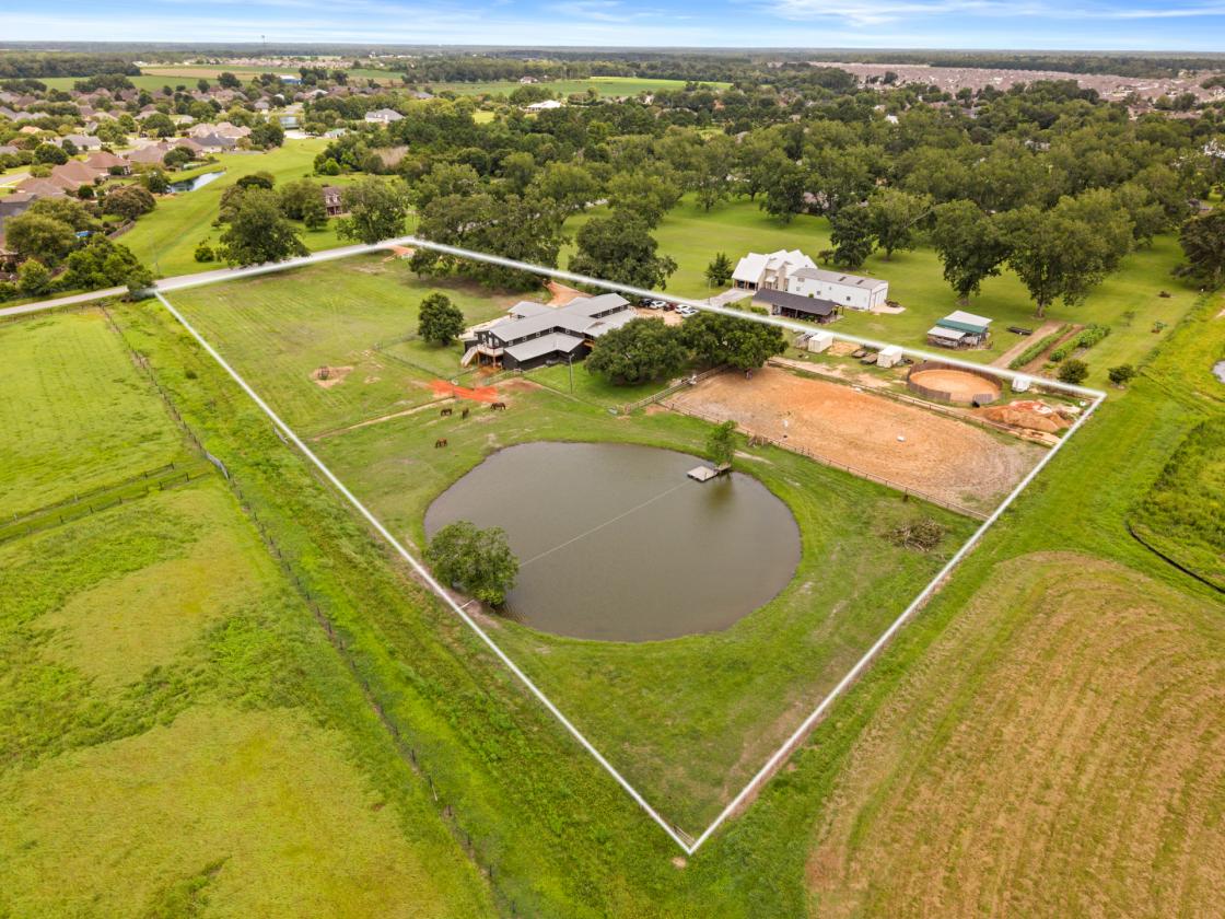 Turnkey Luxury Equestrian Estate - photo 7