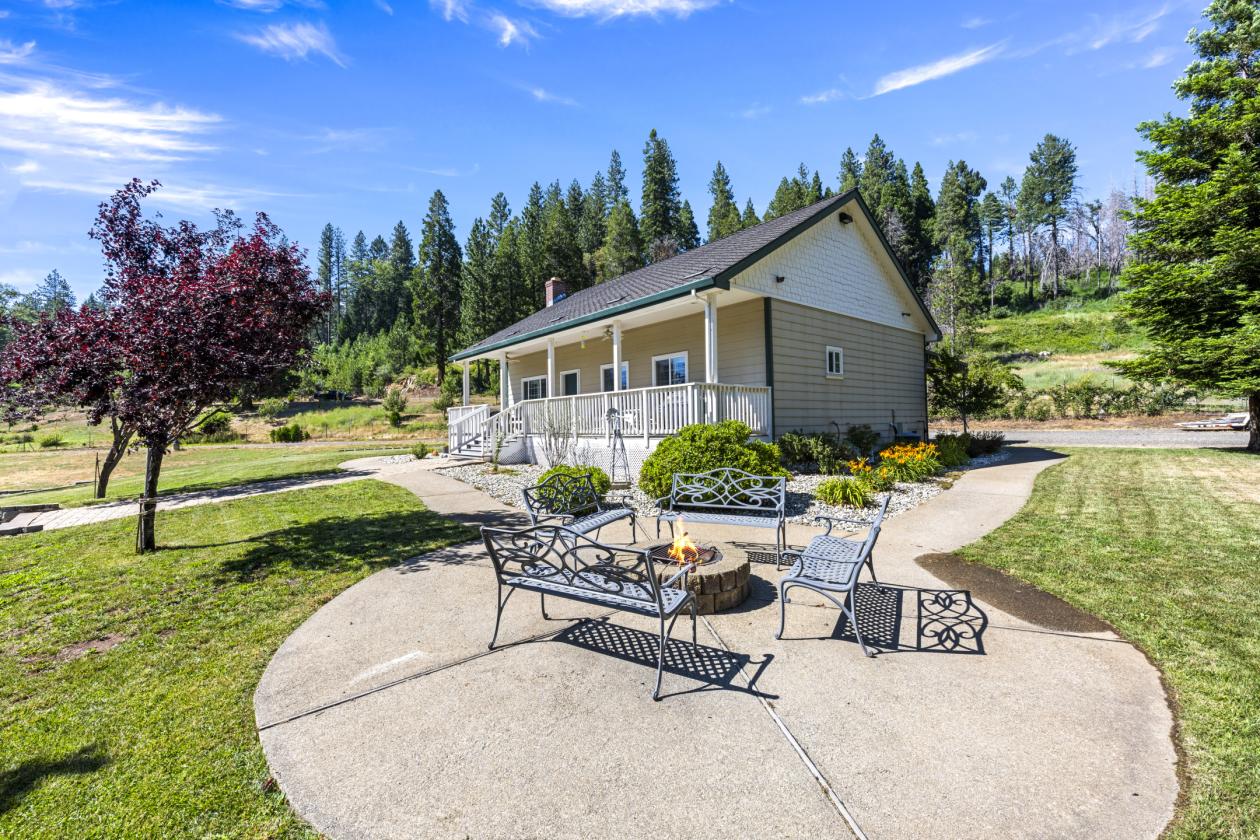 Beautiful Apple Hill Property - photo 7