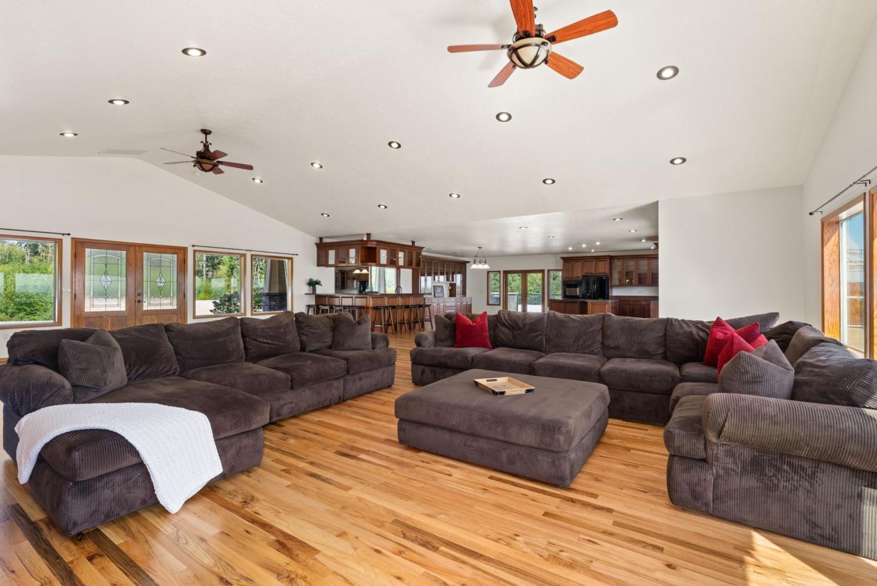 9.7-Acre Country Estate with Pasture & Shops - photo 4