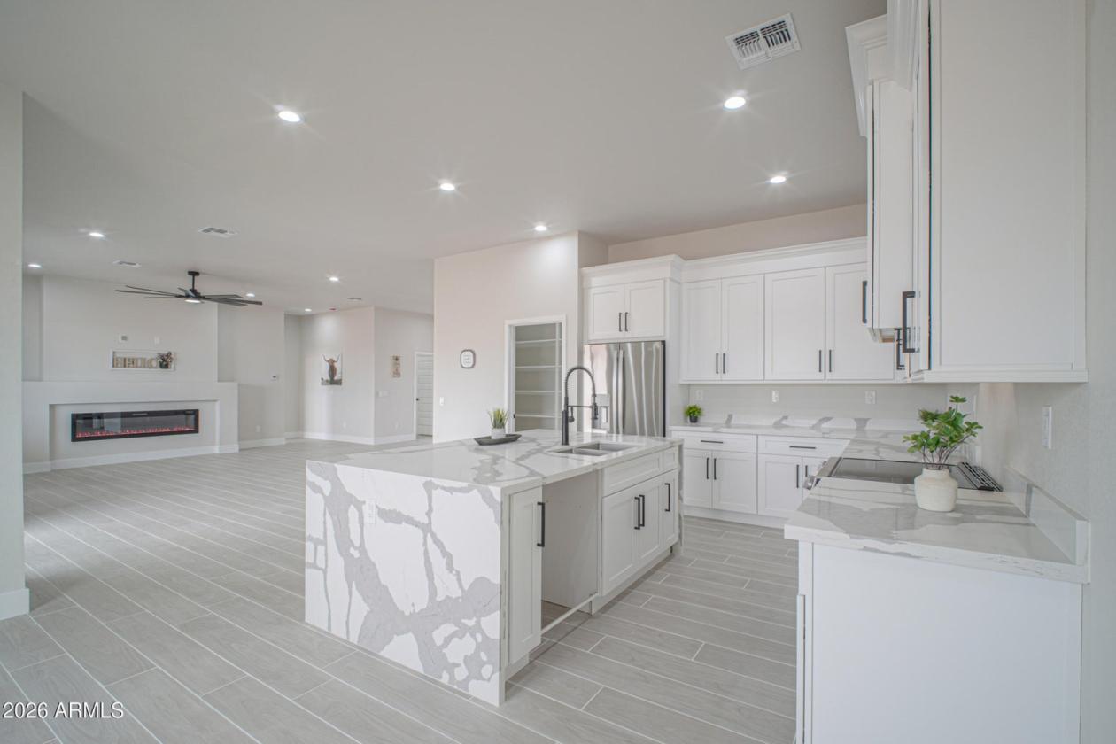 MODERN FARMHOUSE • 1.5 ACRES • NO HOA! - photo 3