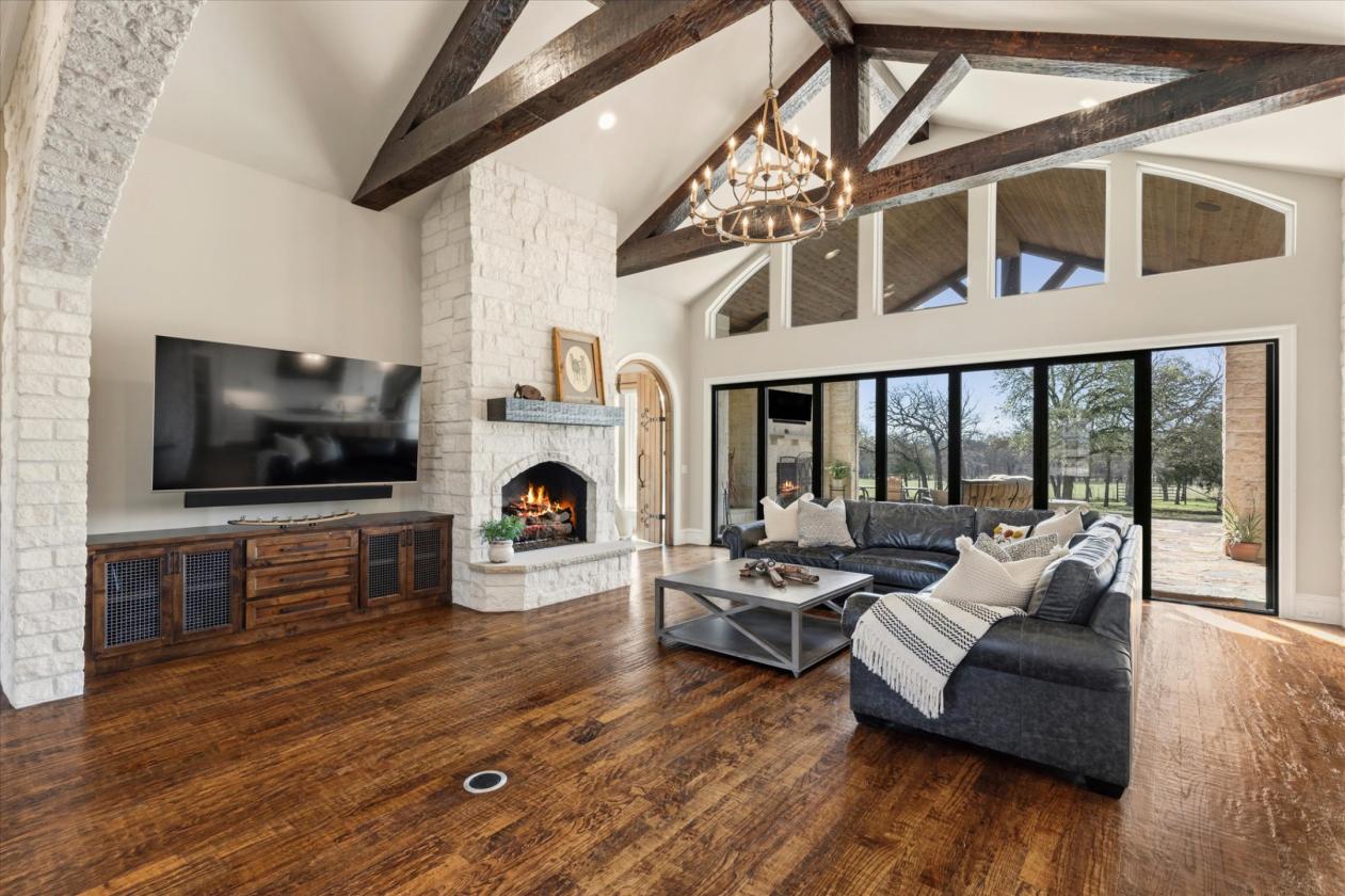 The perfect luxury home with privacy - photo 7