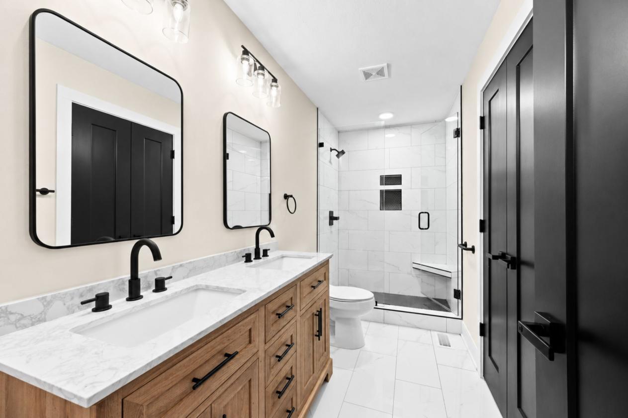 Peaceful 10 Acres/Renovated Home - photo 14