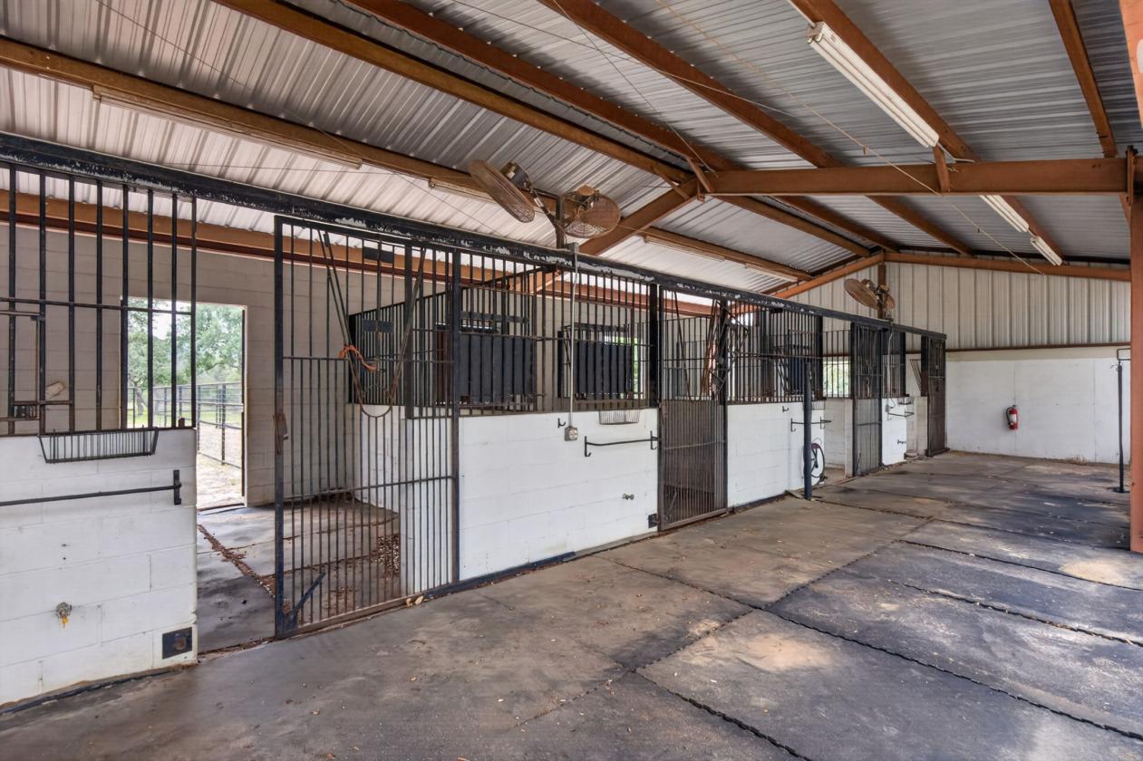 11 acre Equestrian Ranch with Lake Buchanan VIEWS - photo 18