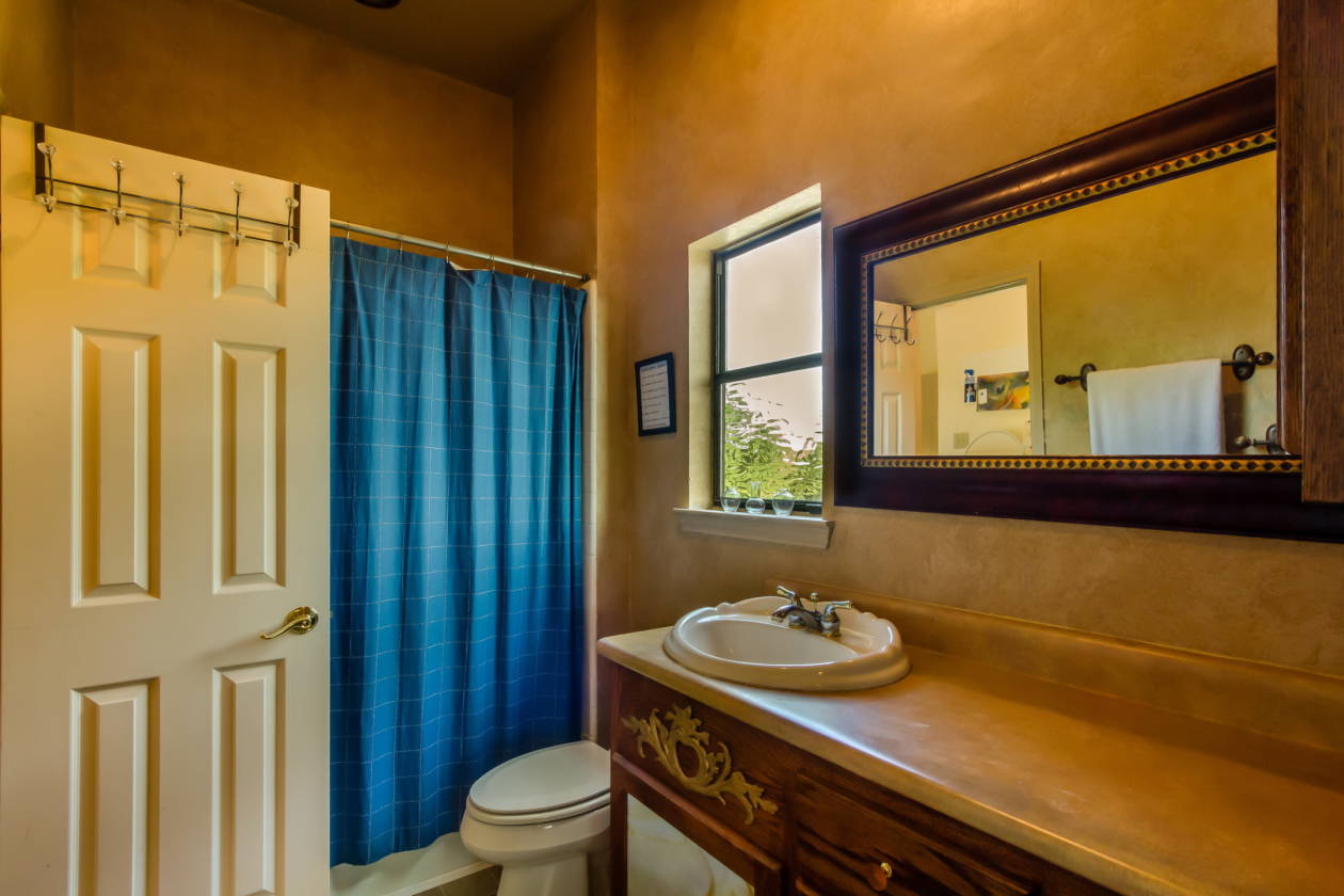 LOVELY HOUSE AND POOL ON 6.45 ACRES IN FAIR OAKS... Boerne, Comal