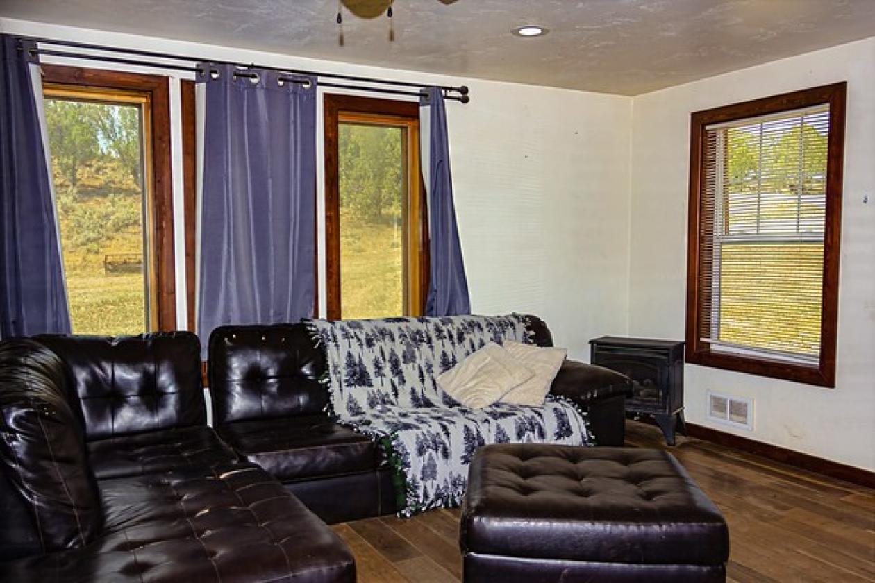 Picturesque 80-acre ranch! - photo 13