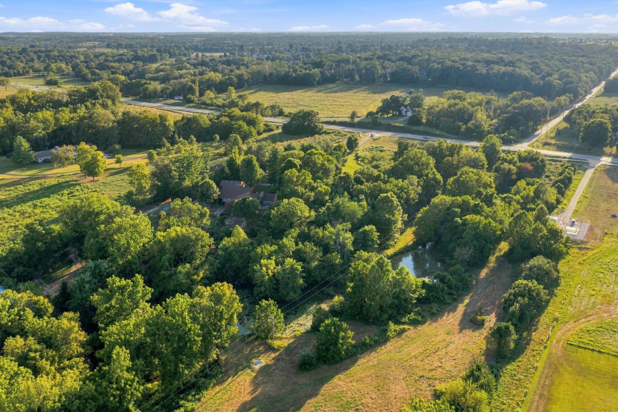 Legacy 56 ac. Estate- 7,800 sqft home, barn, creek - photo 8