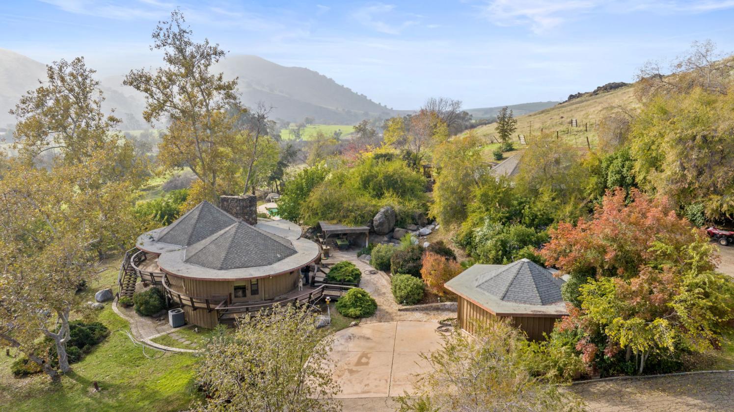200 acres, two Harry Gesner homes, foothills - photo 24