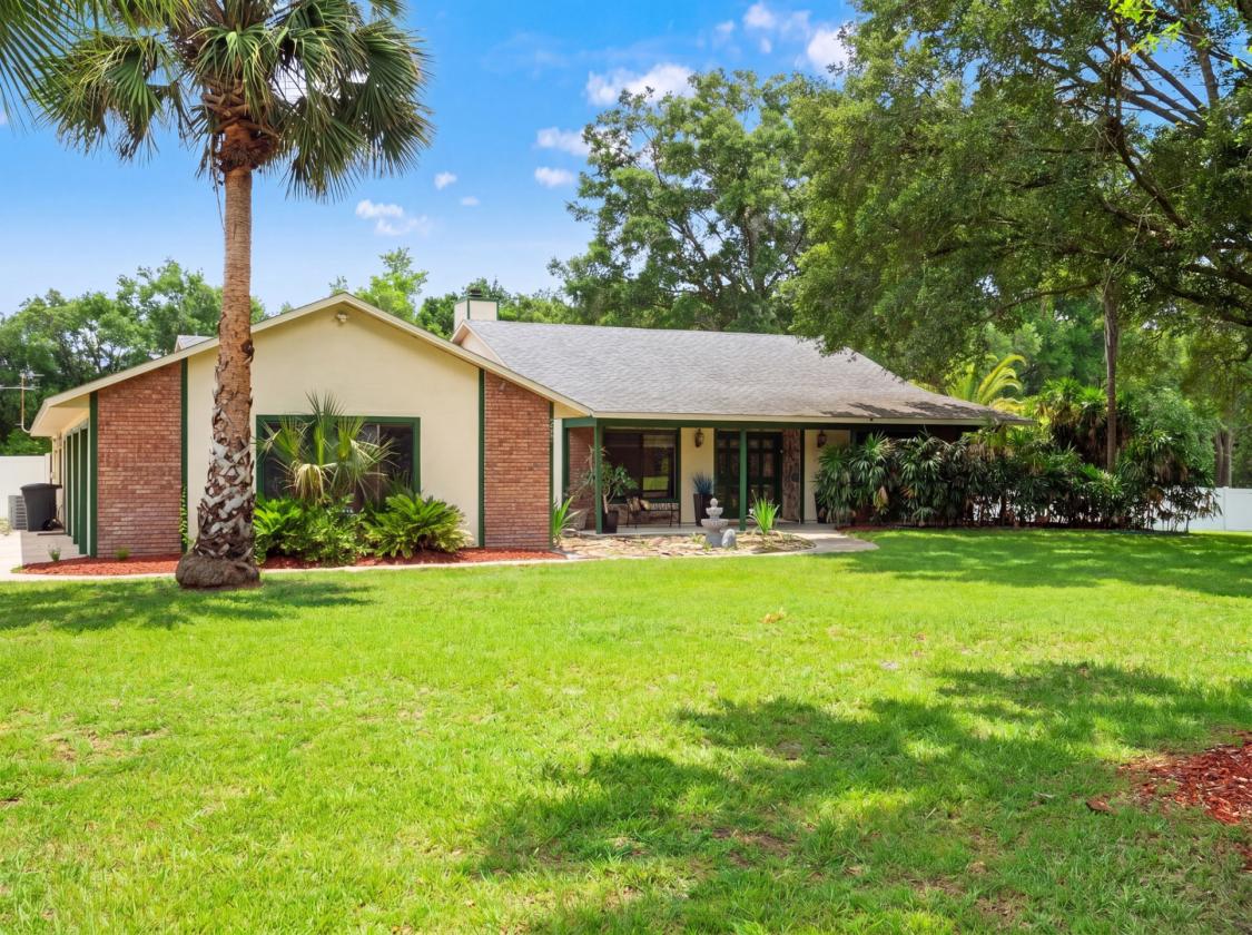 2.5 Acre Retreat with Guest House & Workshop - photo 4