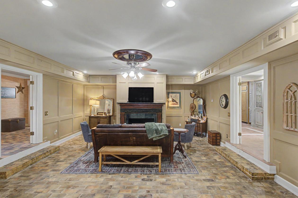 Remarkable 75-Acre West Lowndes County Estate - photo 16