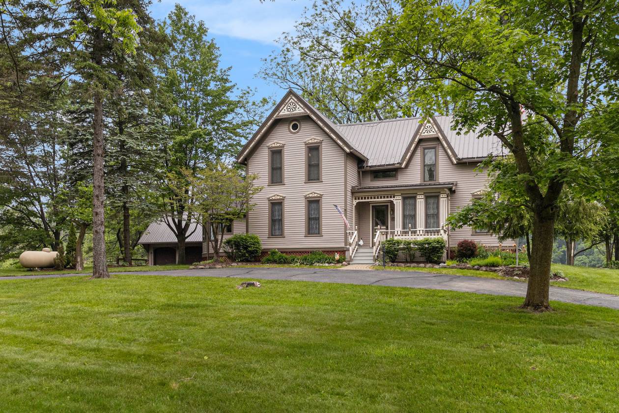 Horse Property for sale.