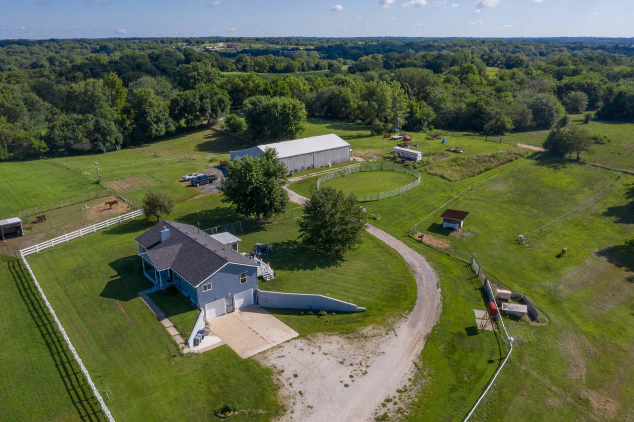 16 acre Horse Property on gentle rolling hills; CloseIn location