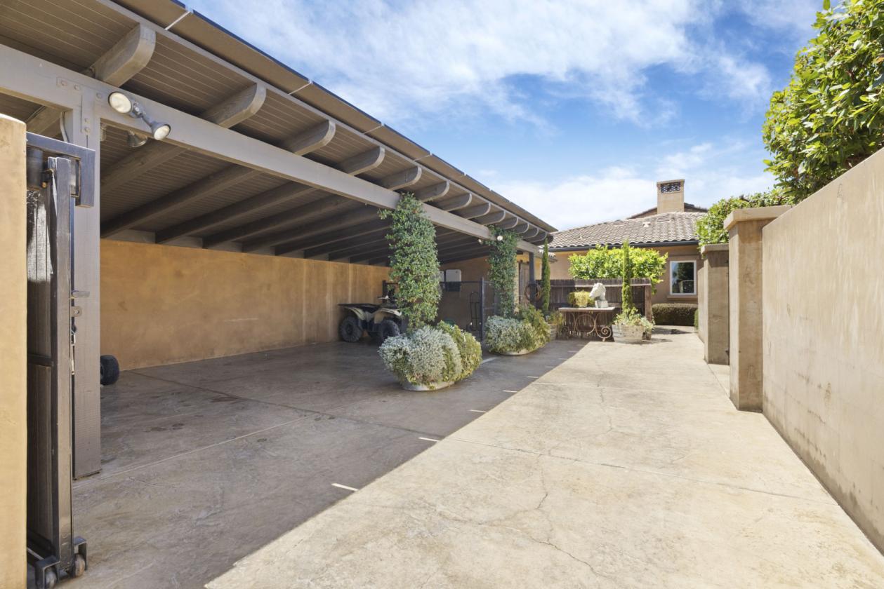 Luxury Equestrian Estate - photo 30