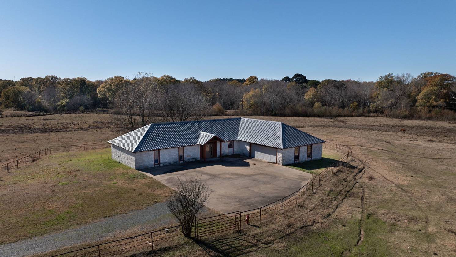 Horse Property for sale.