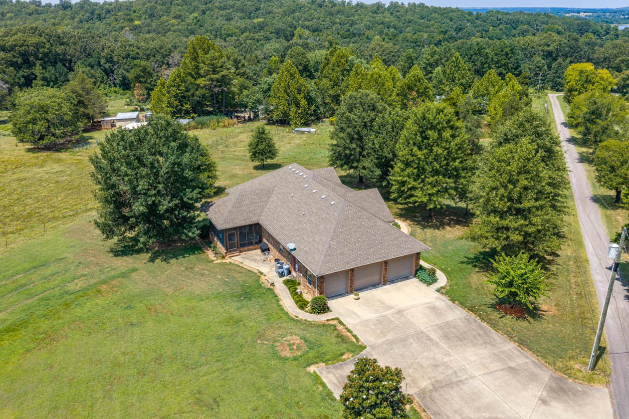 2 homes on 40 acres- New Price - photo 1