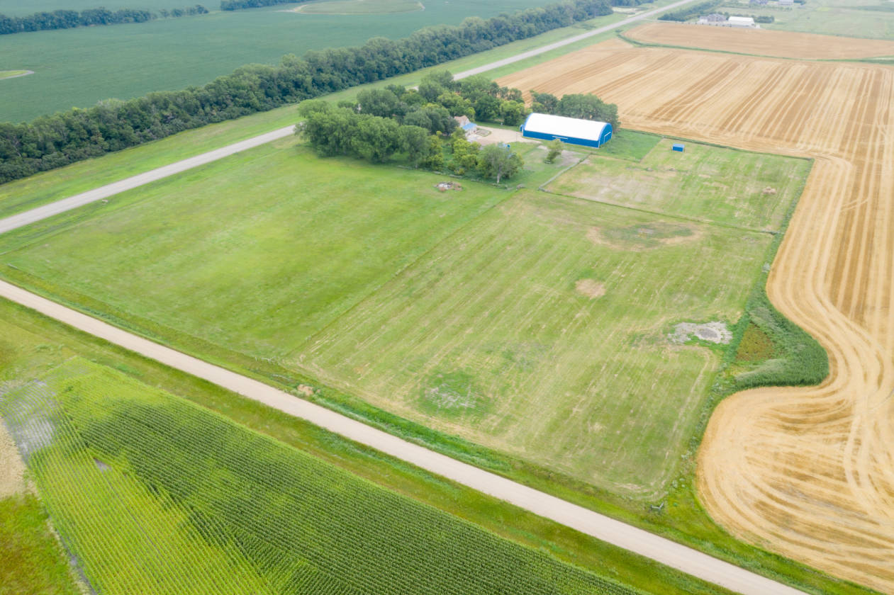 16.34 ACRE HORSE FARM 7000 SQ FT COVERALL BARN &... Watertown