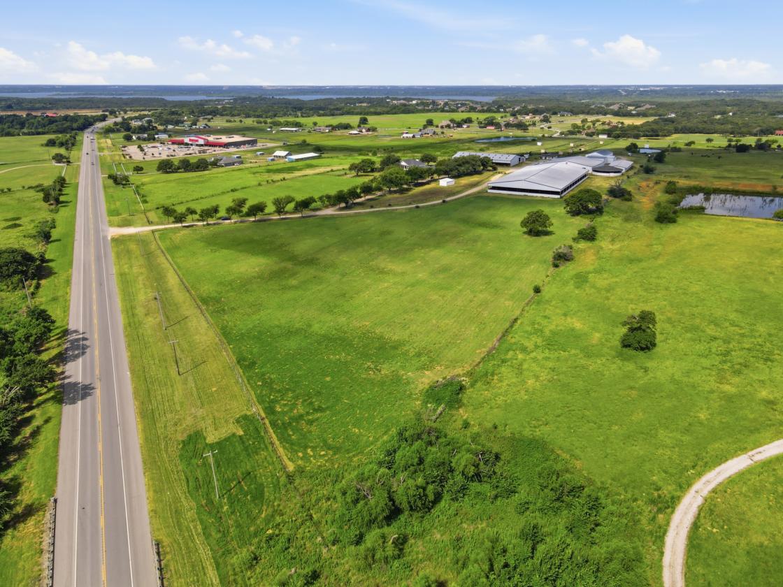 Exceptional Equestrian Estate w/ C-2 Potential! - photo 9