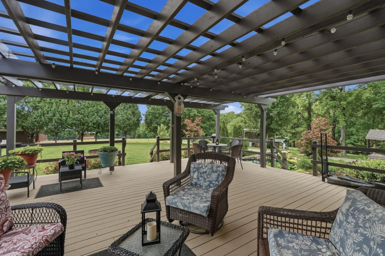Equestrian Estate Bordering State Forest! - photo 10