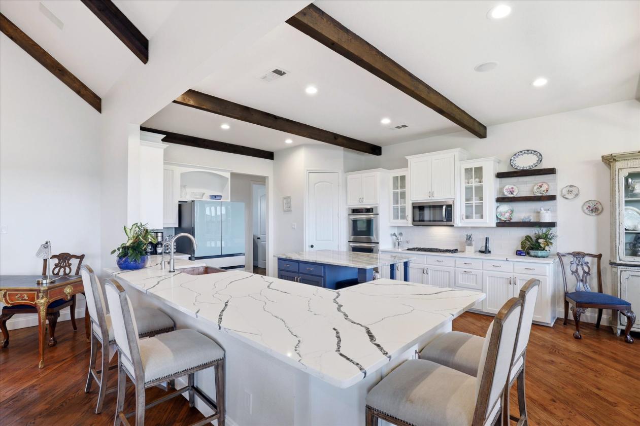 Refined North Texas Ranchette with Home & Barn - photo 11