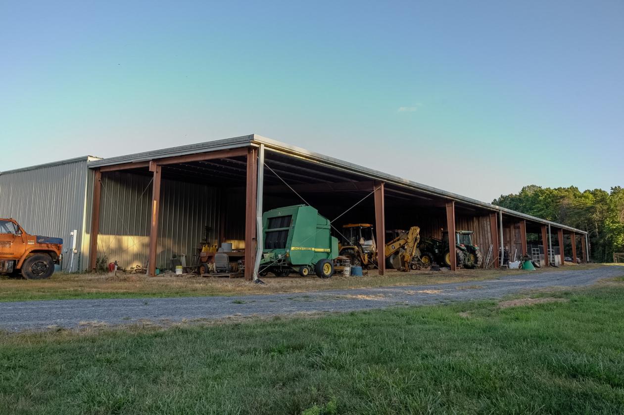 Heated Indoor 67 Acre Horse Training Facility - photo 7