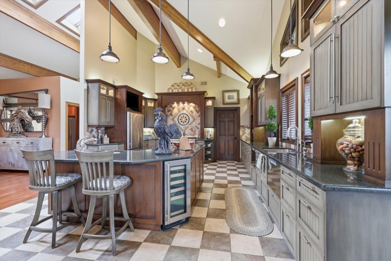 Luxury Equestrian Estate on 125 Acres - photo 16