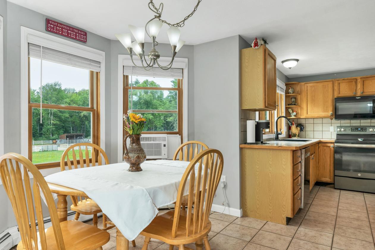 Chatto Stables- Lovely Horse Property in So. NH - photo 7