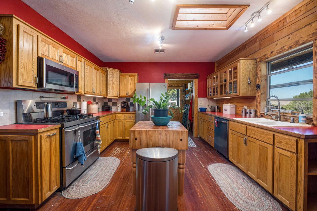 Beautiful Cabin with Horse Facilities - photo 6