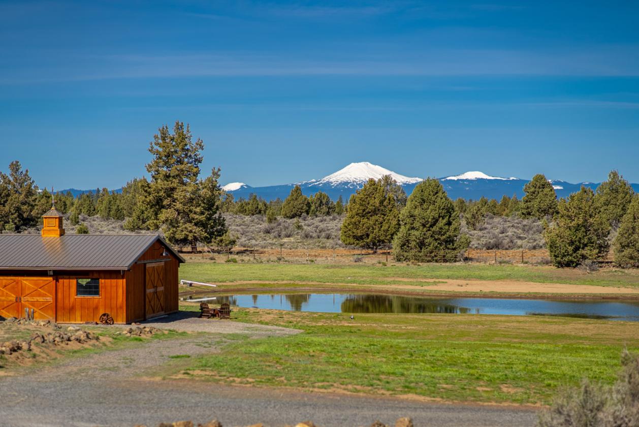 Mountain Modern Retreat with Panoramic Views - photo 5