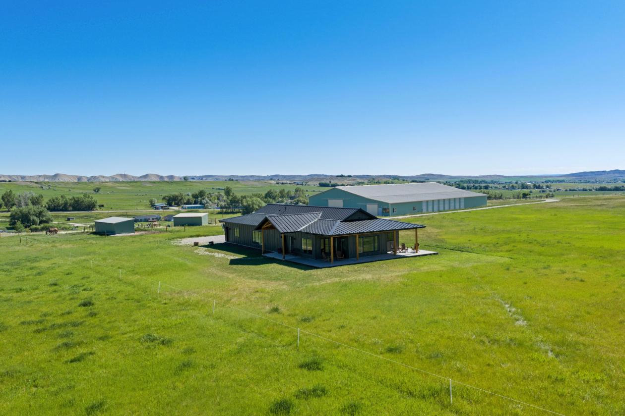 Exceptional horse property with beautiful views - photo 6