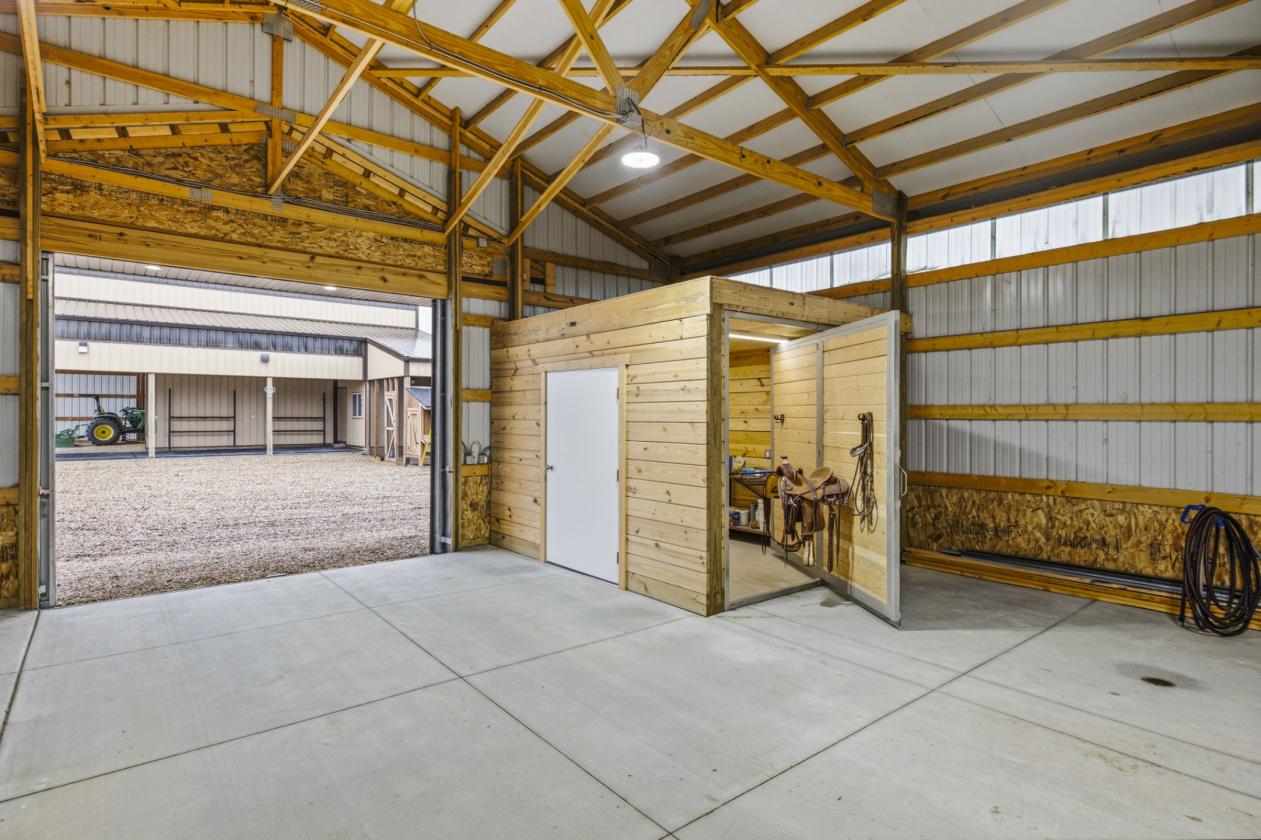 EQUESTRIAN ESTATE + LUXURY HOME + RIDE-OUT ACCESS! - photo 27