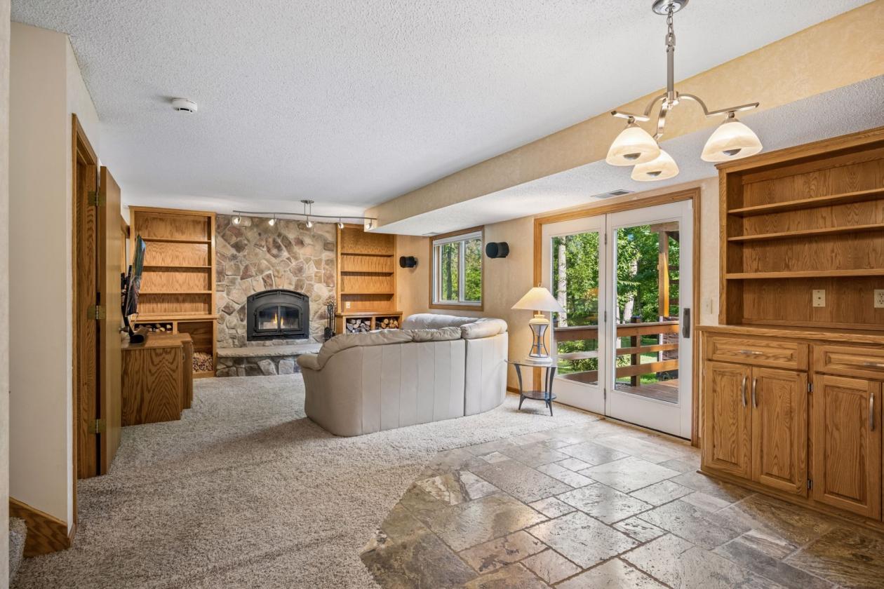 4.69 ACRES WITH LUXURY & PRIVACY - photo 14