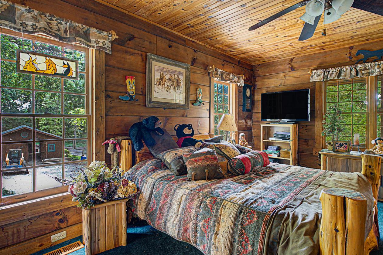 LOG HOME,The Galena Territory Equestrian Property - photo 16