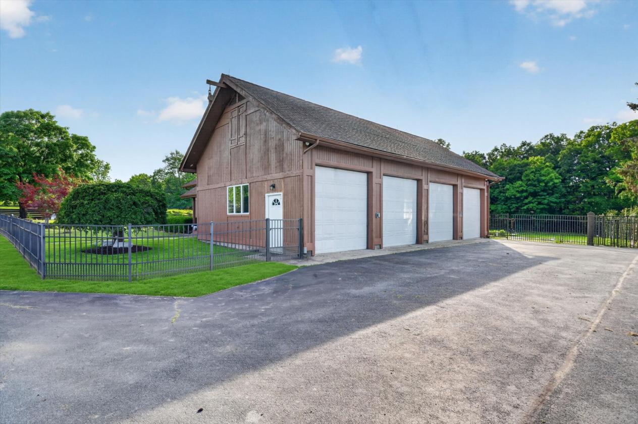 Stunning Hudson Valley Equestrian Estate - photo 7