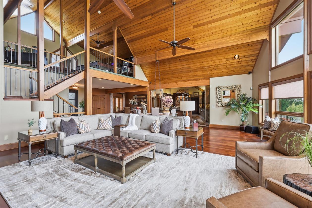 Luxury Equestrian Estate on 125 Acres - photo 14