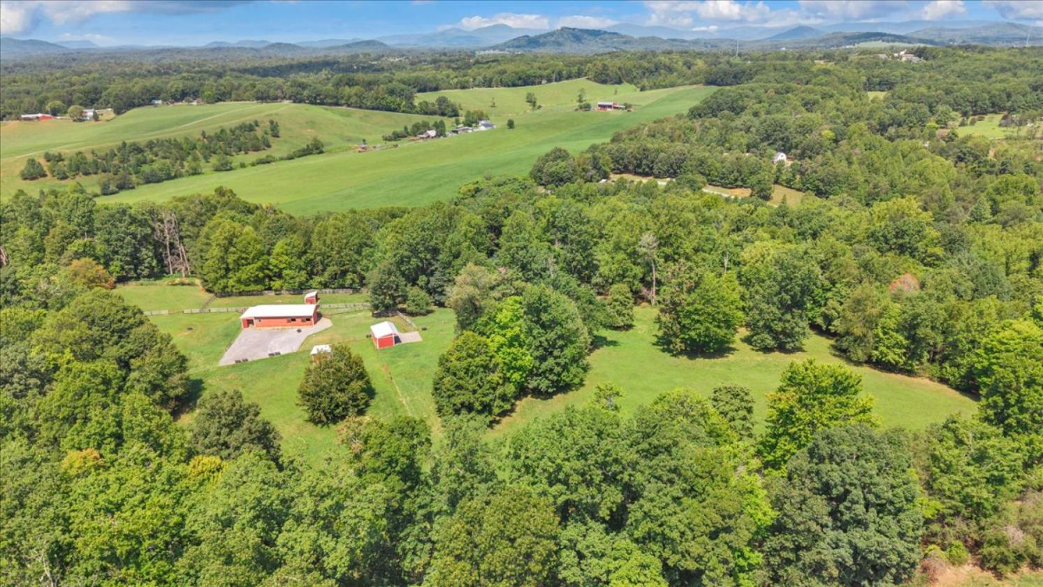 Private Setting Horse Farm - photo 28