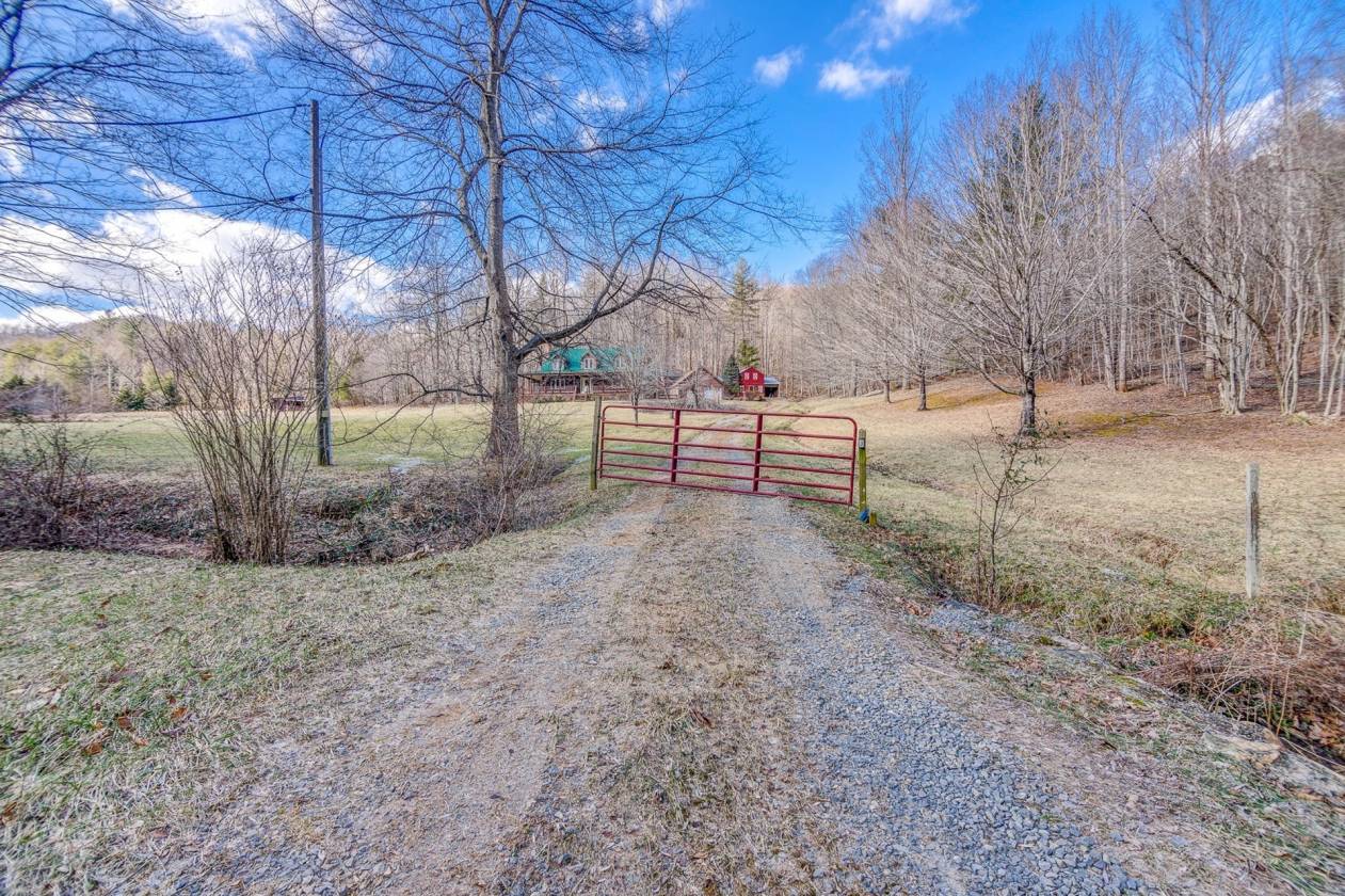 Charming Home, Horse Farm, Private Franklin County VA Ferrum