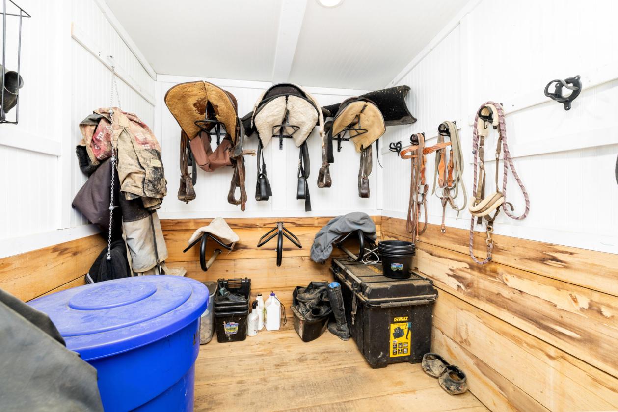 Luxury Farmette with 4 Stall Horse Barn & Arena - photo 18