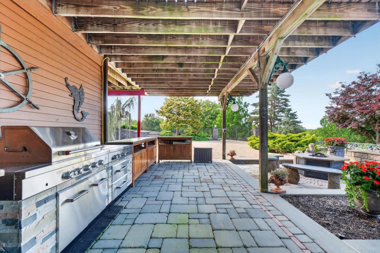 Stunning Hudson Valley Equestrian Estate - photo 20