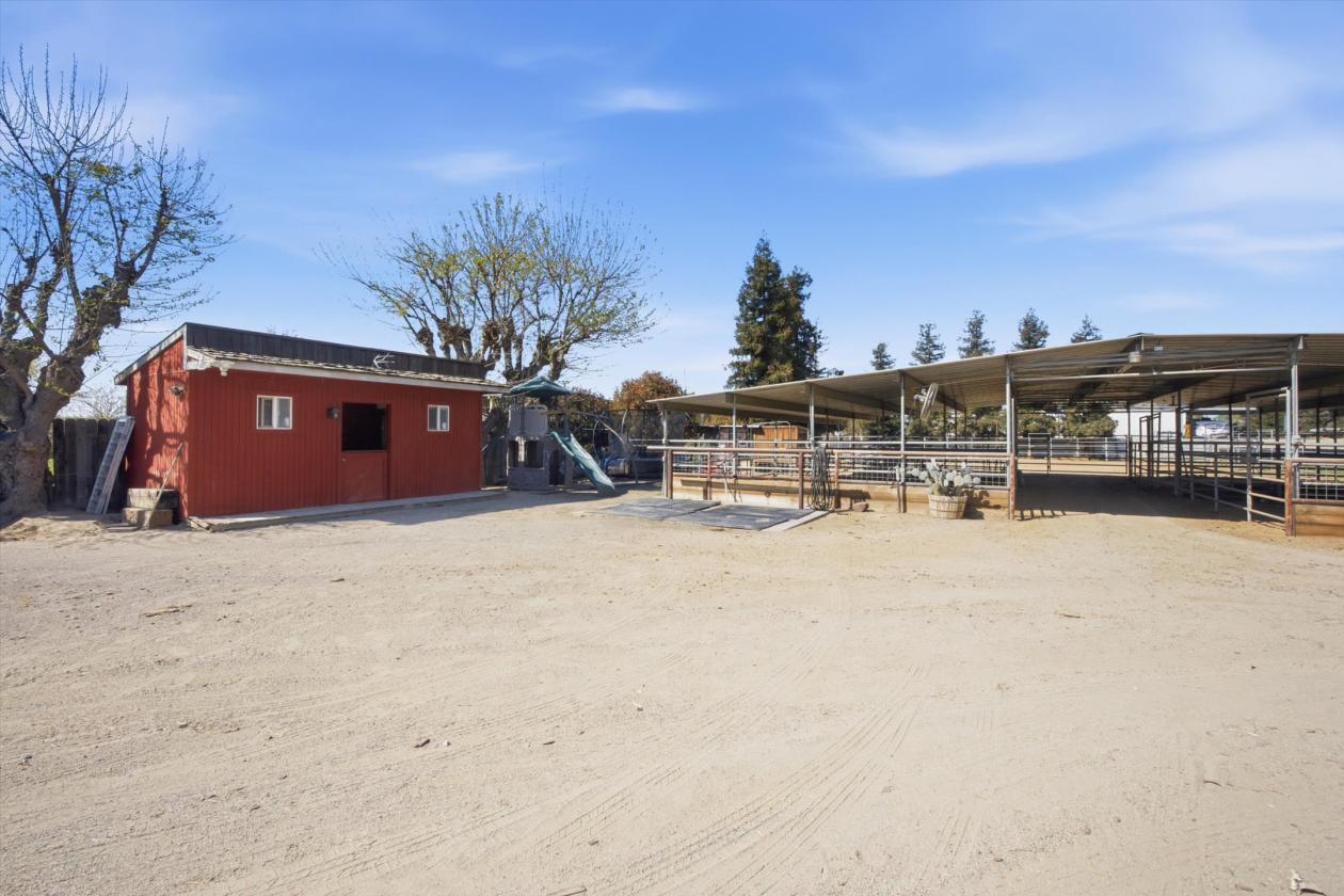 Turnkey 1-Acre Horse Setup w/ Mare Motel *County* - photo 26