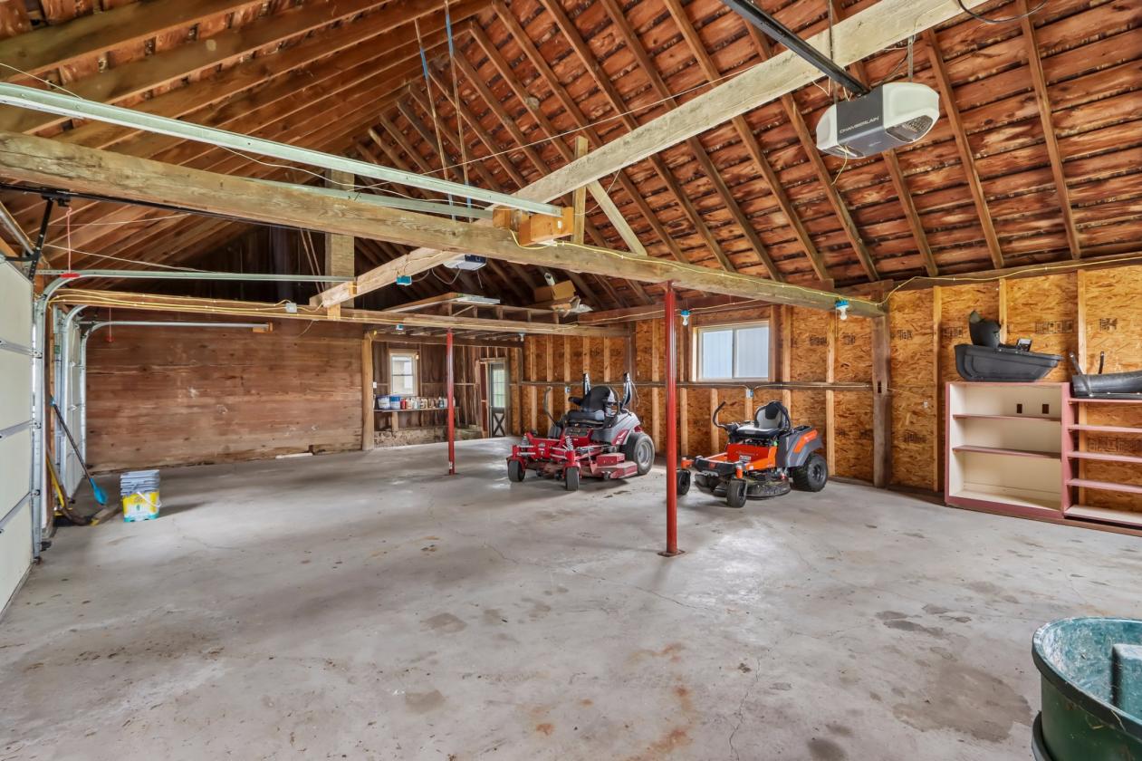 Farmette on 3+ Acres - photo 21