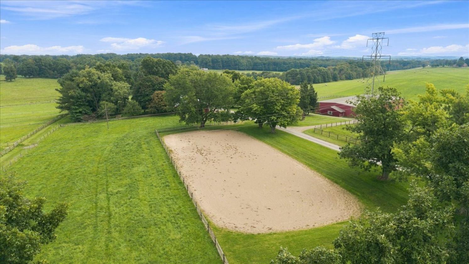 Turnkey 37 Acre Equestrian Estate & Indoor Arena - photo 5