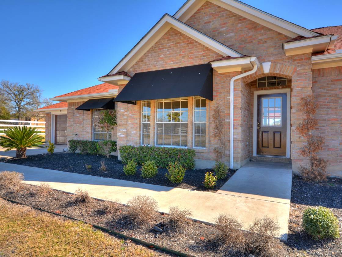 Austin area luxury equestrian estate with separate guest house on