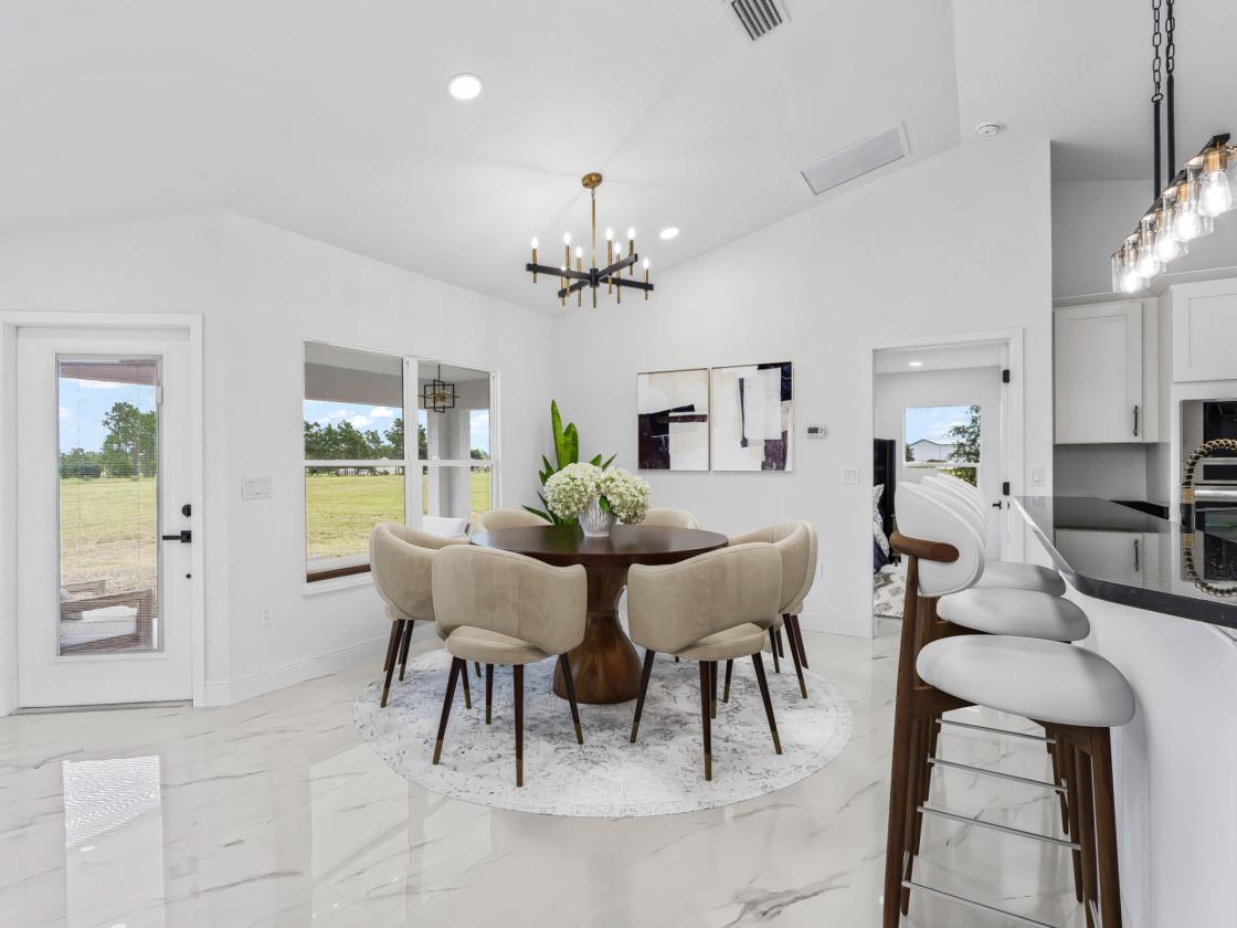 Fully Fenced Custom Home on 10 Acres - photo 10