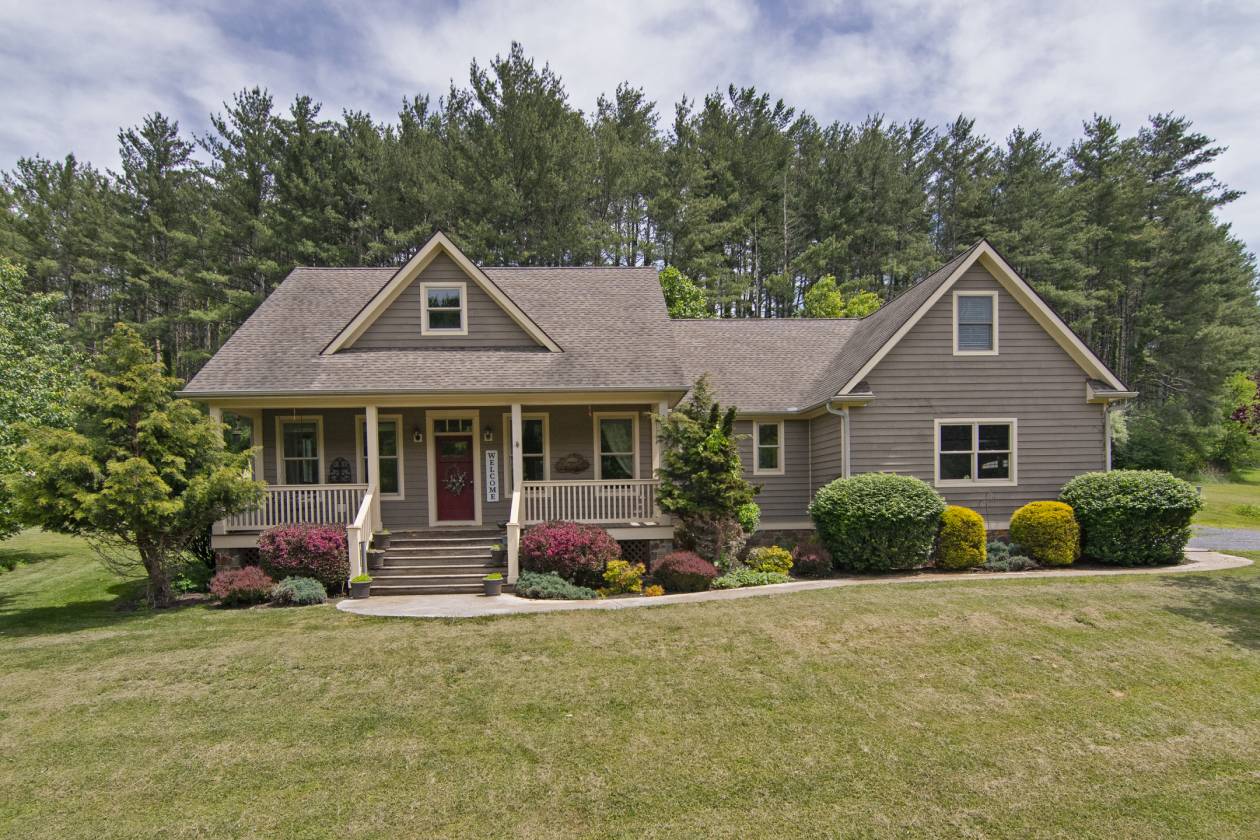 Horse Property for sale.