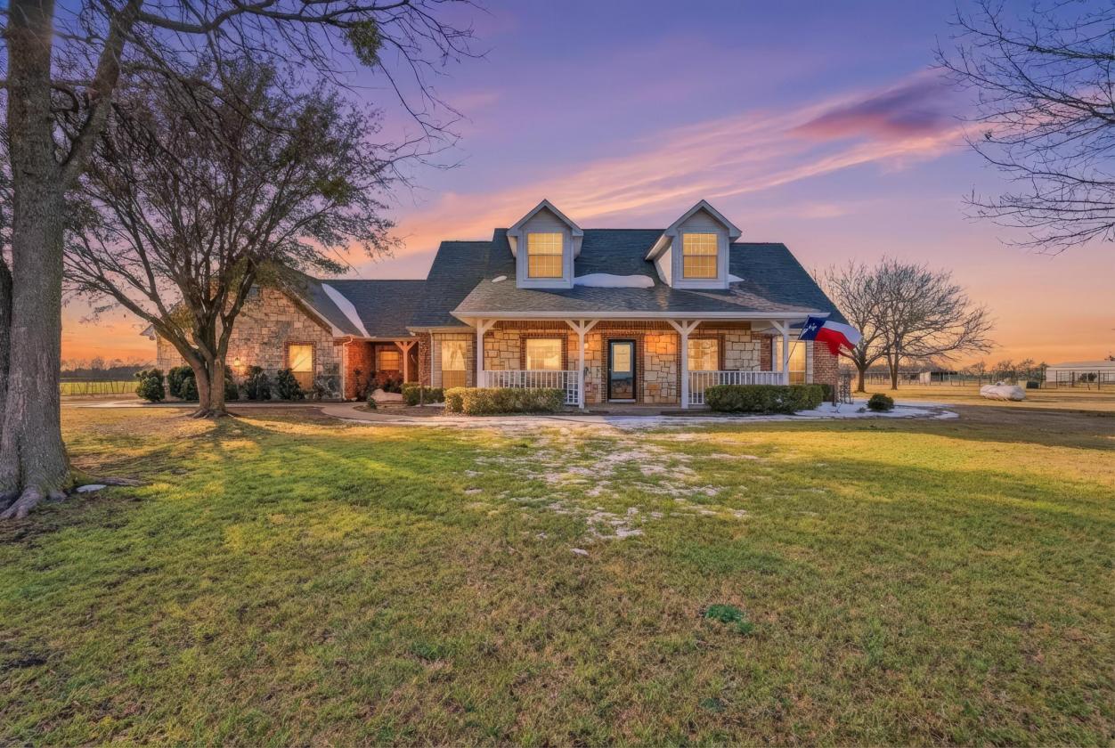 Lovely home with Pool on 9+/- AC Fully Pipe Fenced - photo 29