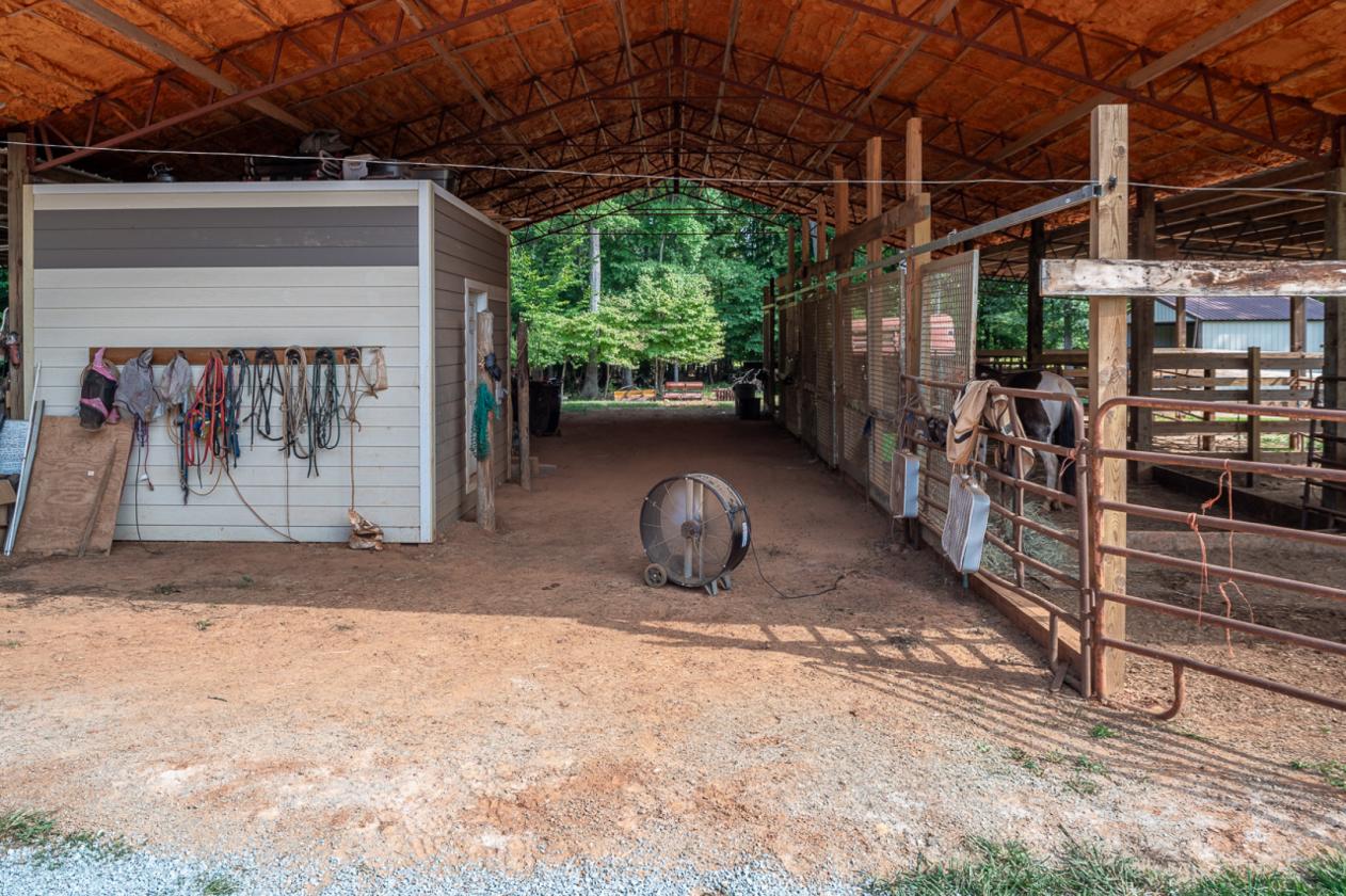 Must SEE Equestrian Property on 25+ acres - photo 15
